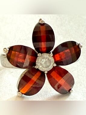 Vintage Floral Red Garnet Flower Sterling Silver Ring Size 6 White Topaz